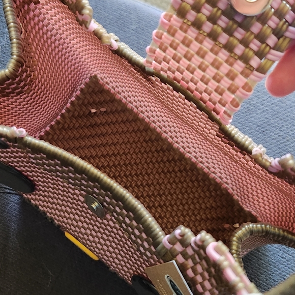 Woven plastic kitty purse - Picture 2 of 5